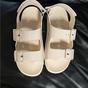 Authentic Gucci Birkenstock sandals. Size 39 white plastic & rubber sole
